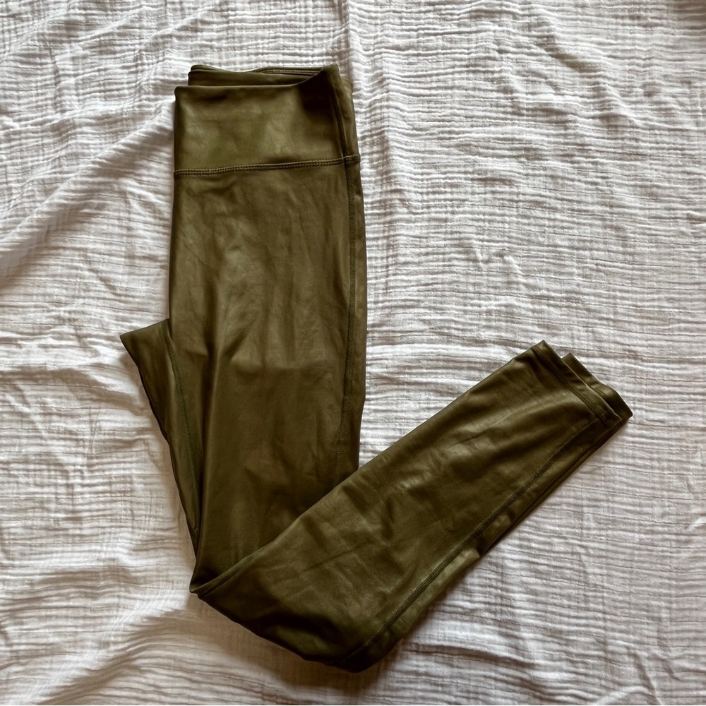 Fabletics Motion 365+ highwaist shine leggings sz Med Olive green Klohe edit